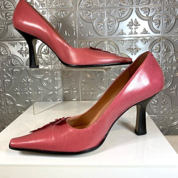 NWOB Two Lips Heels   - Picture 2 of 5